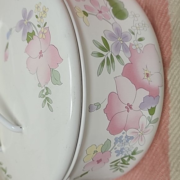 Vintage Kobe Scandinavian Style Floral Pink Enamel Pot with Handle Cookware - Picture 2 of 6